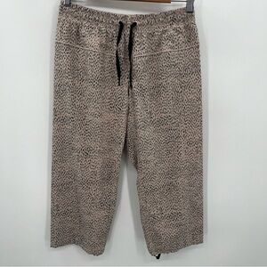 Lululemon 4 Step Lively Crop Yoga Athletic Capris Pant
